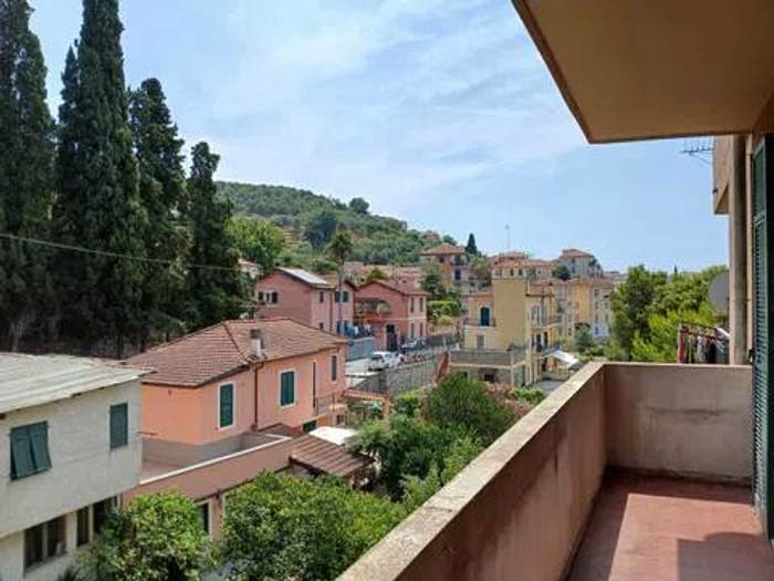Appartamento con 6 locali in vendita in Via Artallo, Porto Maurizio, Imperia