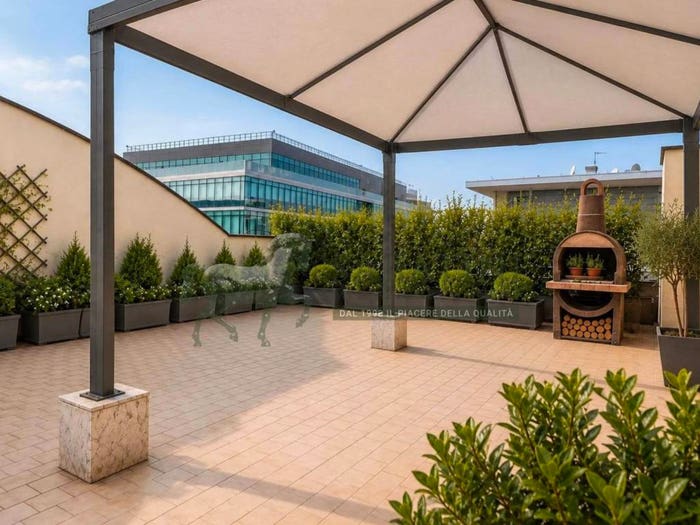 Appartamento quadrilocale in vendita in Via Francesco Pizzolpasso, Santa Giulia, Milano