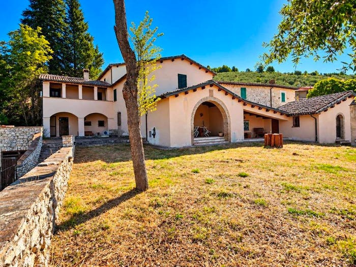 Casa con 6 locali in vendita in SAN CLEMENTE, Matigge, Trevi