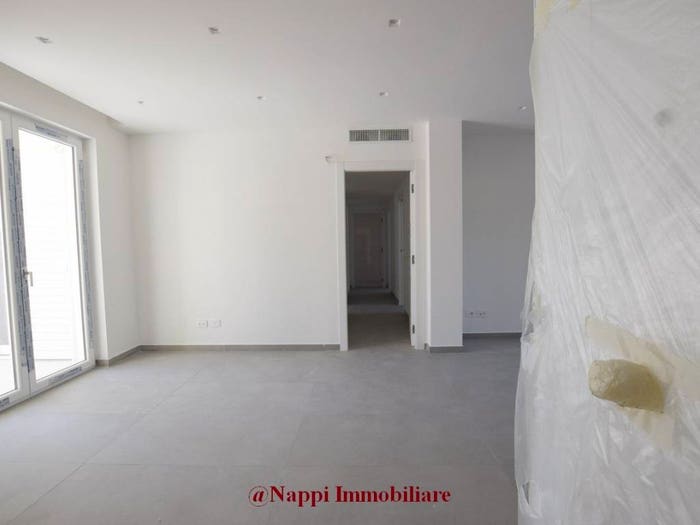 Appartamento quadrilocale in vendita in Via Aspromonte, Secondigliano, Napoli