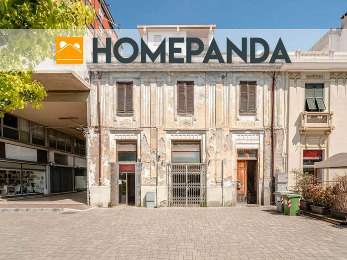 Casa con 6 locali in vendita in Piazza Liberazione, Centro, Massa