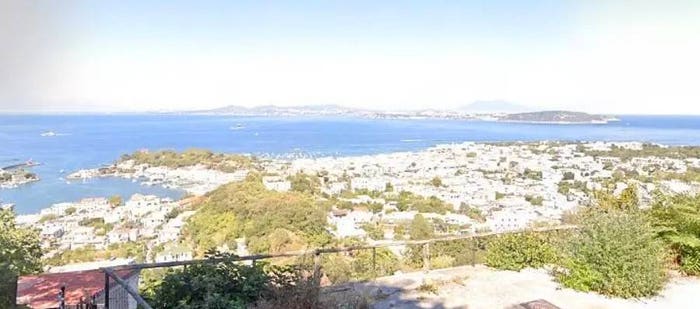 Casa con 6 locali in vendita in Via Nuova dei Conti, Centro, Ischia