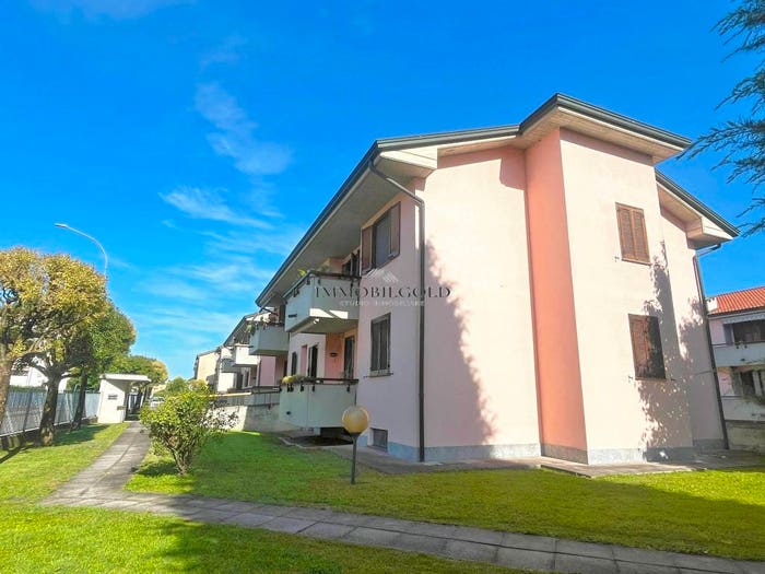 Appartamento trilocale in vendita in Via Giacomo Brodolini, Abbiategrasso