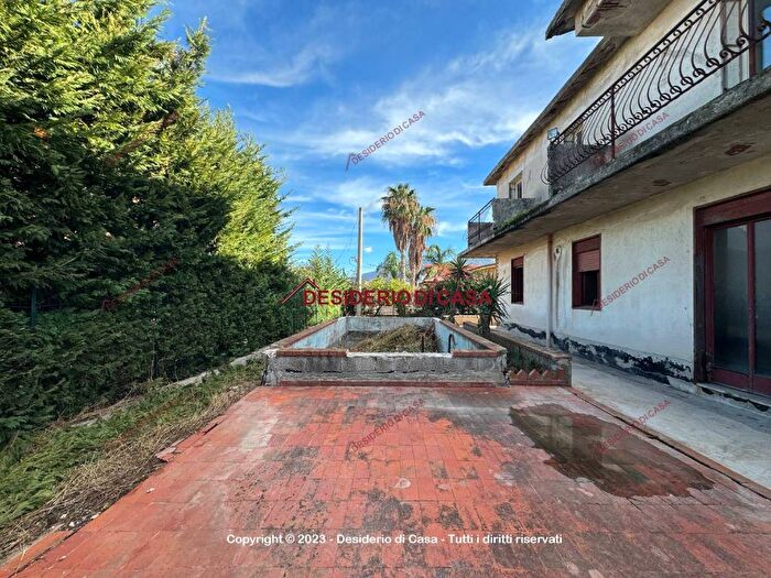 Casa con 6 locali in vendita in Via delle Farfalle, Milioti, Carini