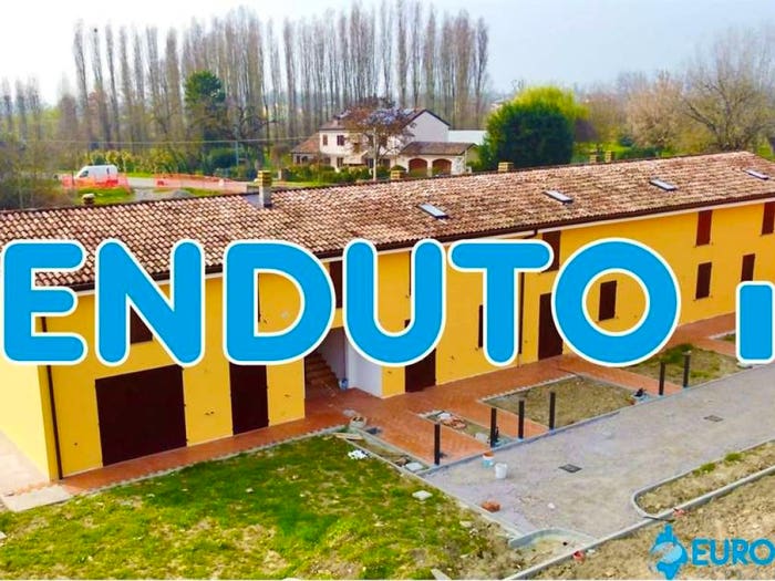 Casa quadrilocale in vendita in Via Don Minzoni, Centro, Novi di Modena