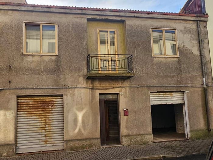 Appartamento con 6 locali in vendita in Viale Sant'Antonio, Macomer