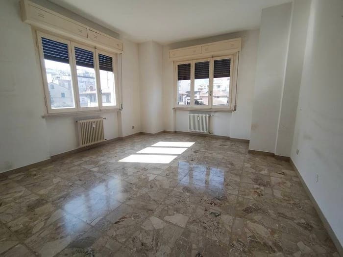Appartamento con 6 locali in vendita in Via Marsala, Centro, Falconara Marittima
