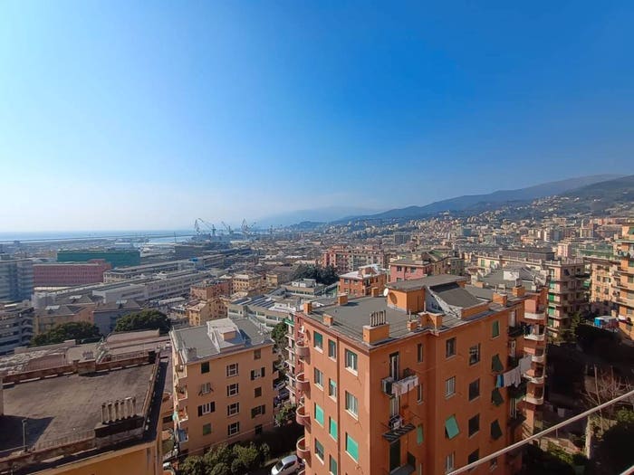 Appartamento con 5 locali in vendita in Sestri Ponente, Genova