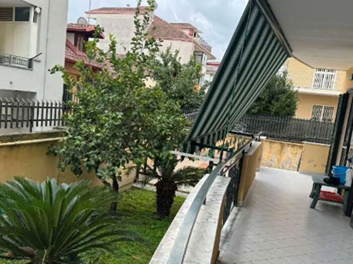 Appartamento quadrilocale in vendita in Via Ippolito Nievo, Madonna delle Grazie, Giugliano in Campania
