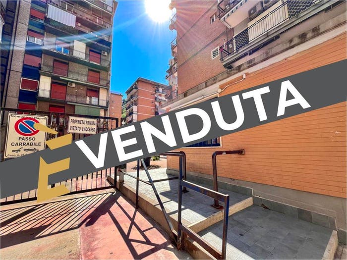 Appartamento quadrilocale in vendita in Via Campegna, Fuorigrotta, Napoli