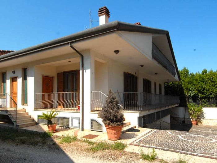 Casa con 6 locali in vendita in Via Giuseppe Verdi, America Latina, Frosinone