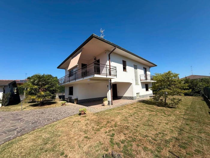 Casa con 6 locali in vendita in Via Vittorio Alfieri, Cadorago Caslino Al Piano, Cadorago