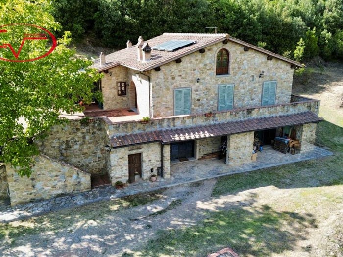Casa con 6 locali in vendita in Via d'Oliveto, Centro, Loro Ciuffenna