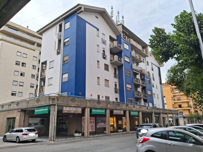 Appartamento quadrilocale in vendita in Via Panebianco, Panebianco Tribunale, Cosenza