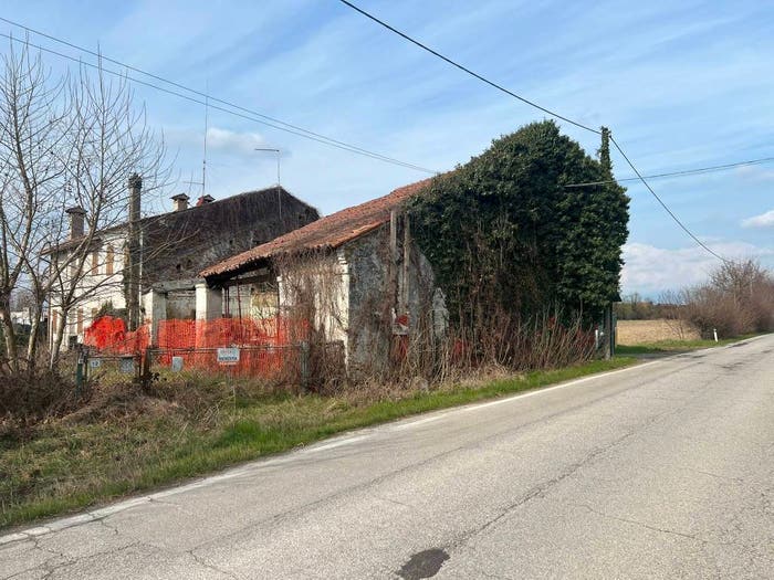 Casa quadrilocale in vendita in Via Sega, Isola Mantegna, Piazzola sul Brenta