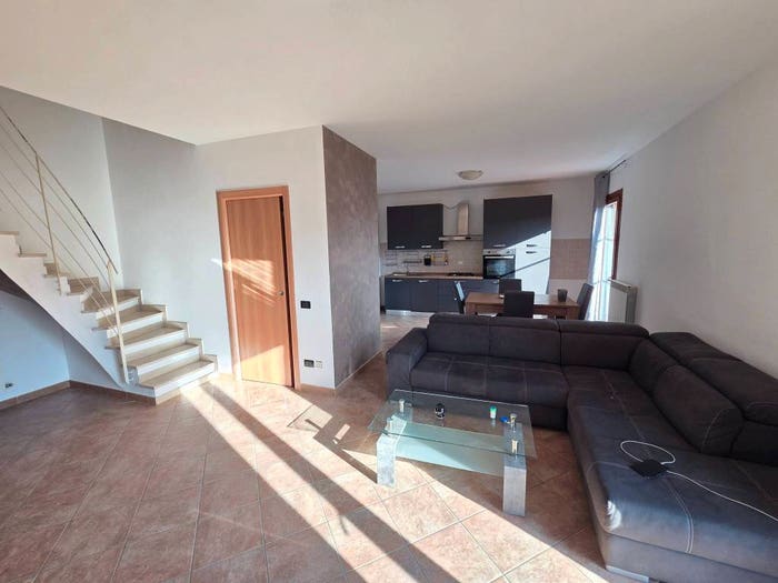 Appartamento trilocale in vendita in Centro, Castelvetro Piacentino
