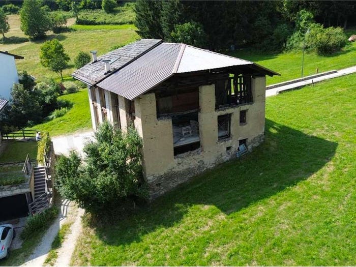 Casa con 6 locali in vendita in Pellizzano