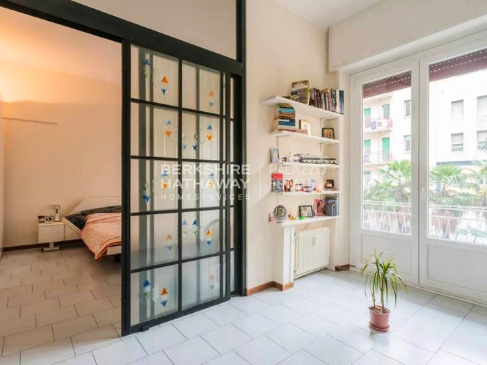 Appartamento trilocale in vendita in Piazza Gobetti como, Centro Storico, Como