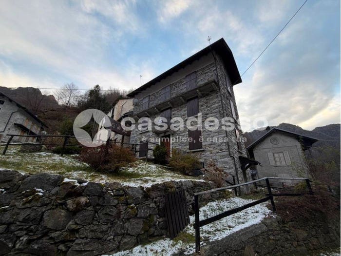 Casa con 6 locali in vendita in LOCALITA' VALBELLA INFERIORE, Cravagliana