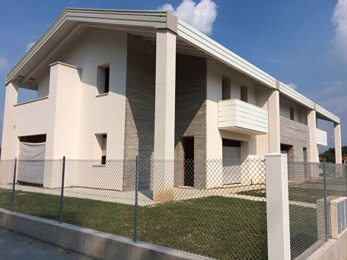Casa quadrilocale in vendita in via sambrogio, Trebaseleghe