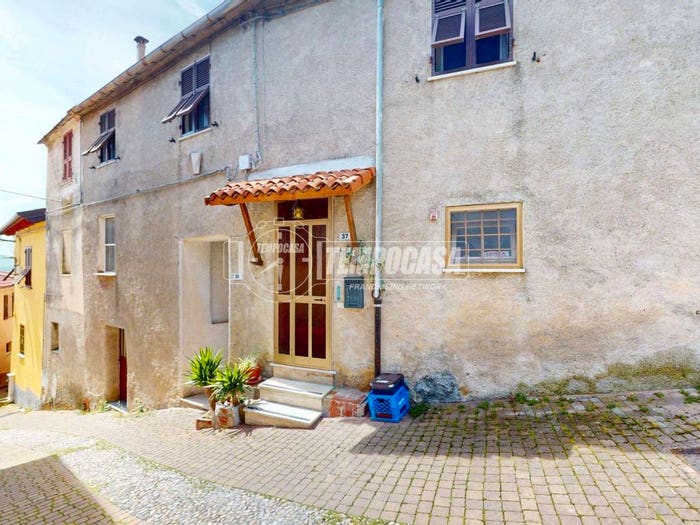 Casa con 6 locali in vendita in Strada Provinciale, Vendone