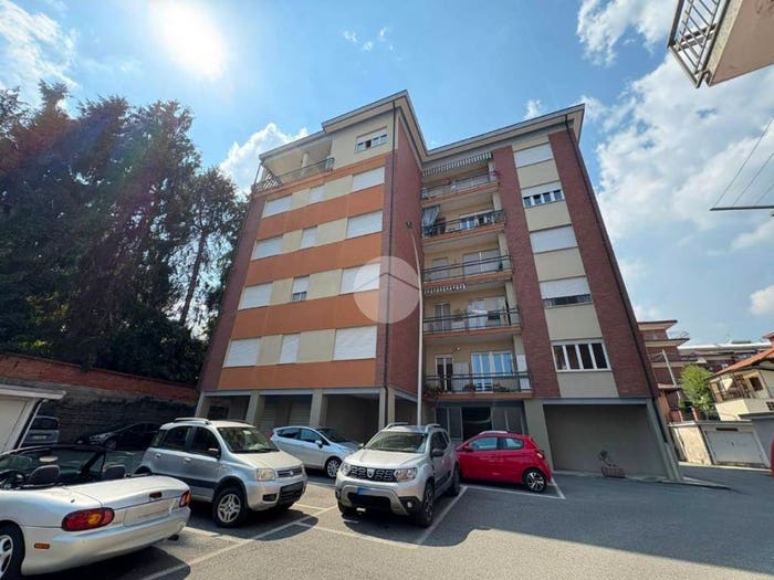 Appartamento trilocale in vendita in Via Michelangelo Buonarroti, Centro, Cuorgnè