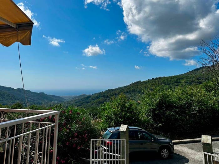 Casa quadrilocale in vendita in Via San Benedetto, Diano Evigno, Diano Arentino