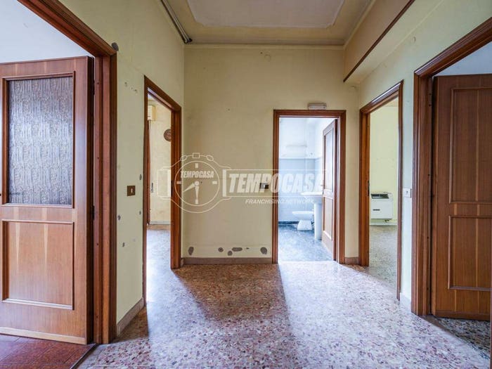 Appartamento trilocale in vendita in Via San Martino, Centro, Correggio