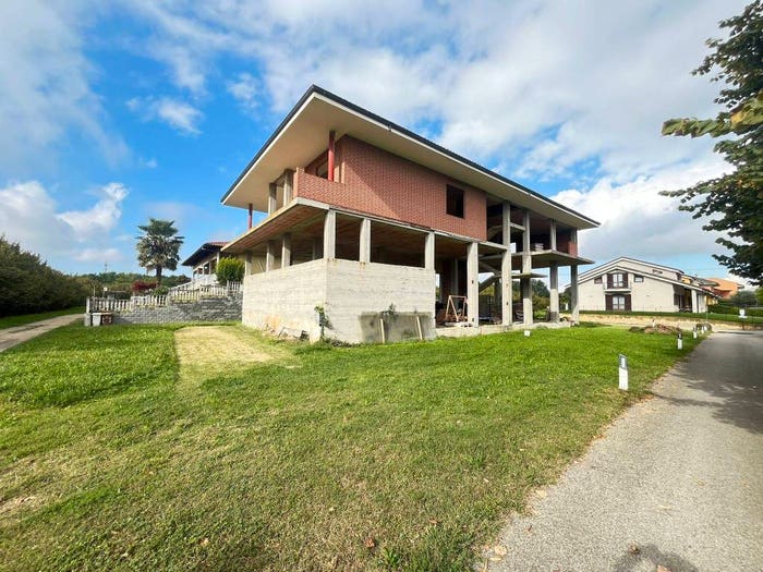 Casa con 6 locali in vendita in Via Primo Levi, Centro, Montà