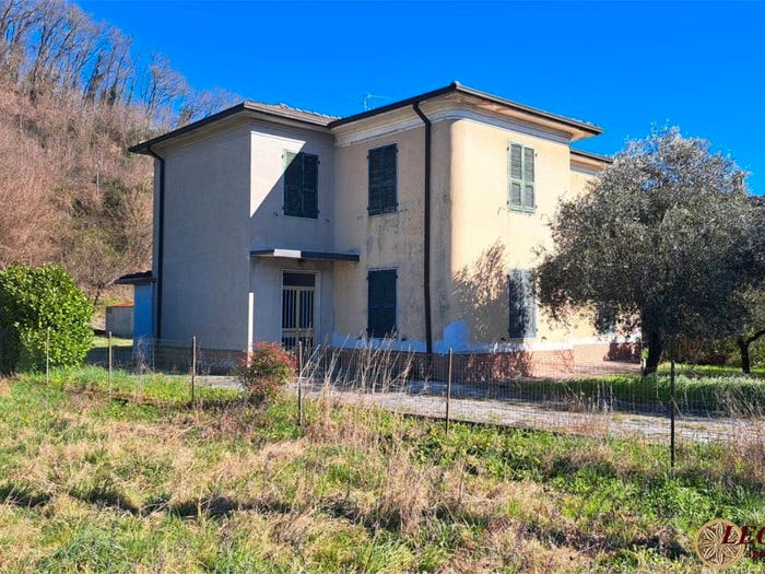 Casa con 6 locali in vendita in Via Ponte Provinciale, Centro, Filattiera