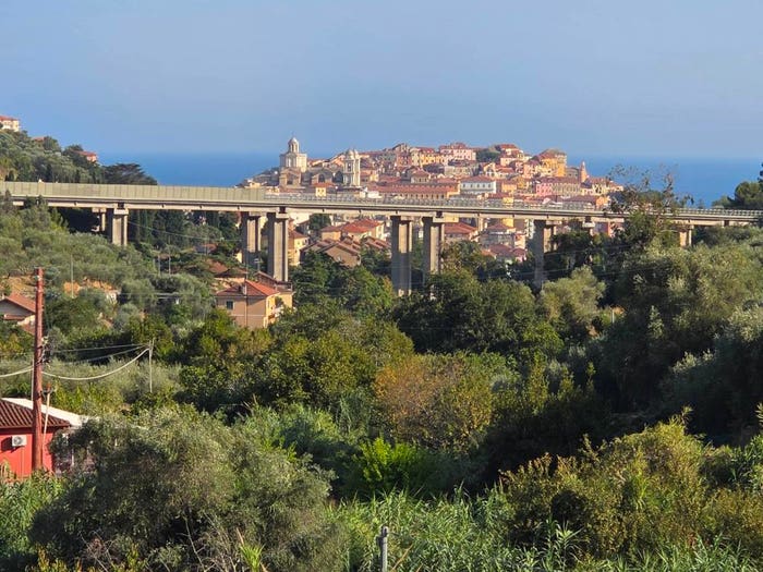 Appartamento quadrilocale in vendita in Porto Maurizio, Imperia