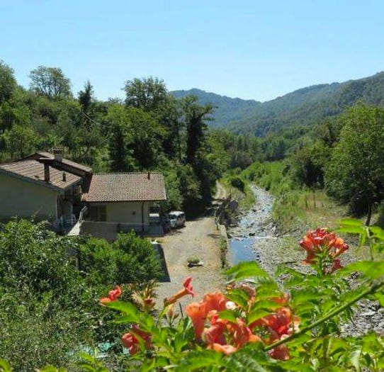 Casa con 6 locali in vendita in Via Ognacca, Villa, Tresana