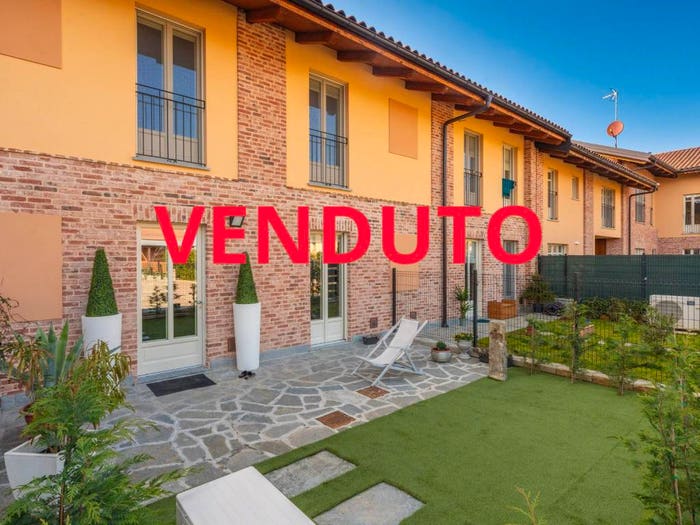Appartamento con 6 locali in vendita in Strada del Robbio, Zona Periferica, Chieri