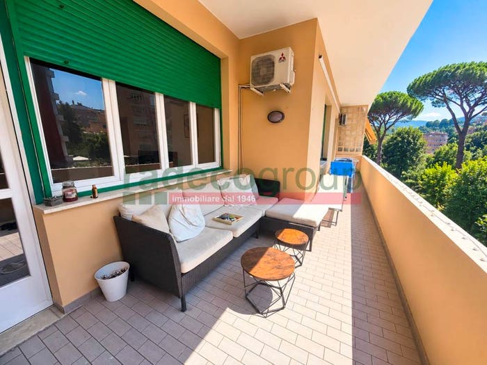 Appartamento con 5 locali in vendita in Via Calzabigi, Calzabigi, Livorno