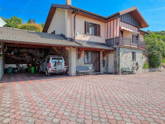 Casa con 6 locali in vendita in Via Sorgente, CugliateFabiasco