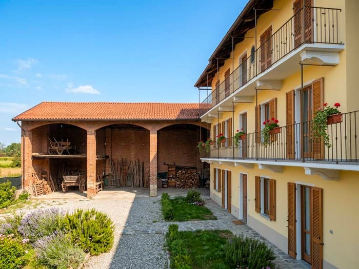 Casa con 6 locali in vendita in Via Beale, Giaveno