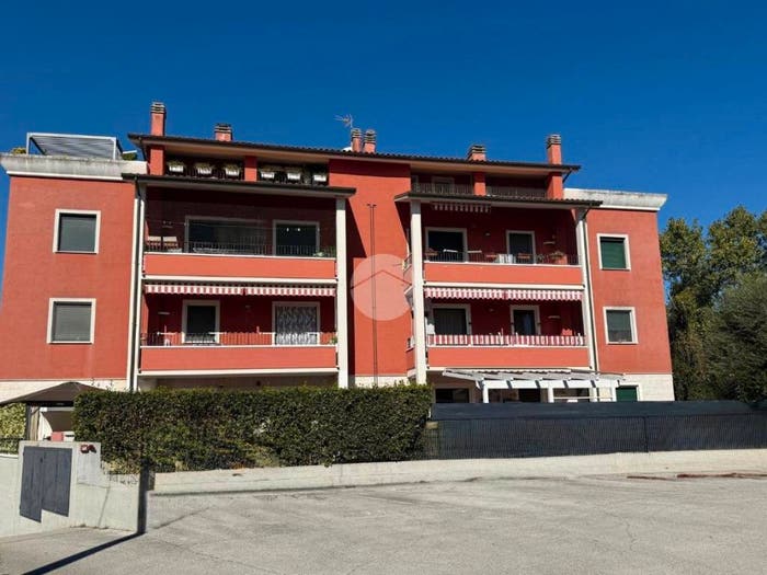 Appartamento trilocale in vendita in Via Enrico Toti, Lucrezia, Cartoceto