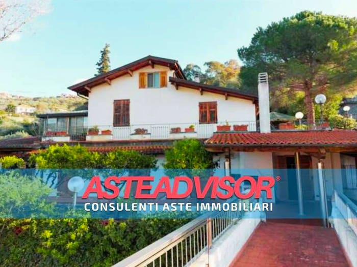 Casa con 6 locali in vendita in Frazione Località Gionetti Strada Privata delle Rose, Centro, Diano San Pietro