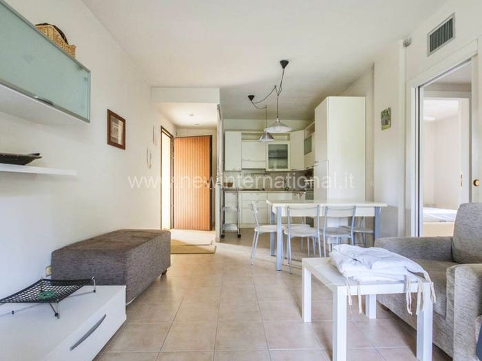 Appartamento trilocale in vendita in Via Giovan Battista Giorgini, Cinquale, Montignoso