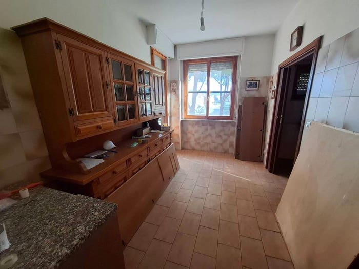 Appartamento con 5 locali in vendita in Via Ludovico Antonio Muratori, La Rosa, Livorno