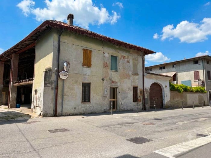 Casa quadrilocale in vendita in Via Padre Giovanni Bonsignori, Centro, Pompiano