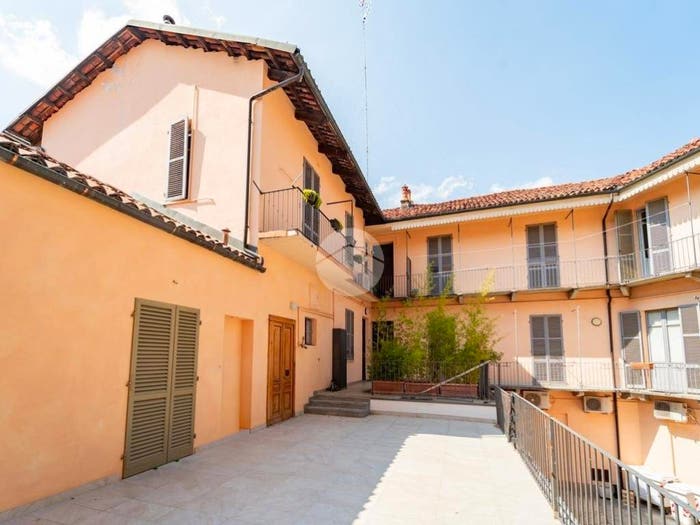 Appartamento trilocale in vendita in Via San Rocco, Centro, Bra