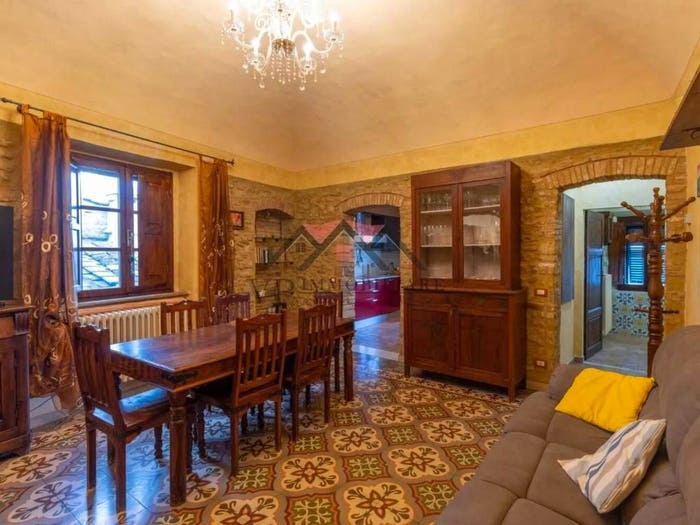 Appartamento quadrilocale in vendita in Via Uno, Centro, Pomarance
