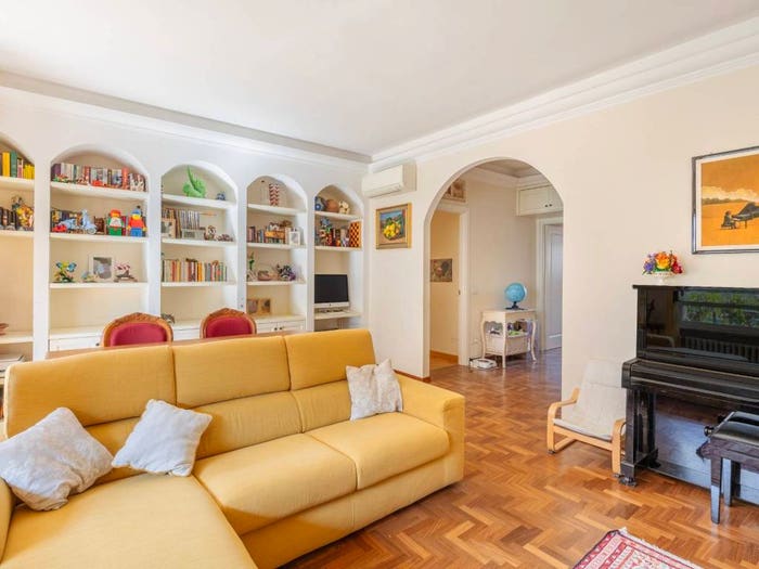 Appartamento trilocale in vendita in Viale Cà Granda, Ca' Granda, Milano