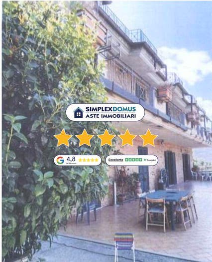 Casa con 6 locali in vendita in Via Libertà, Avella