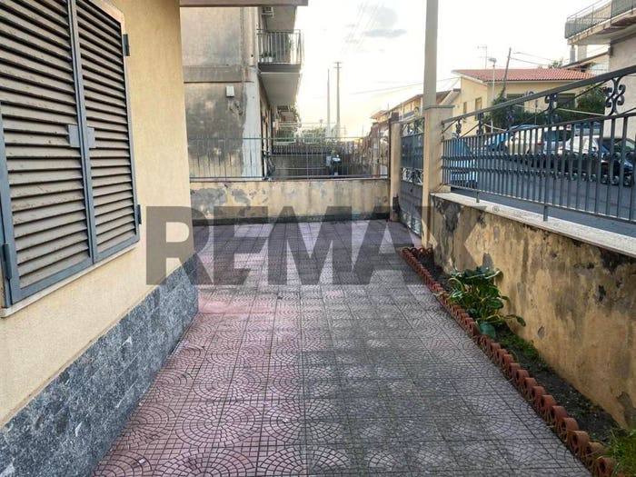 Casa con 6 locali in vendita in Via II Retta Levante, Centro, Belpasso