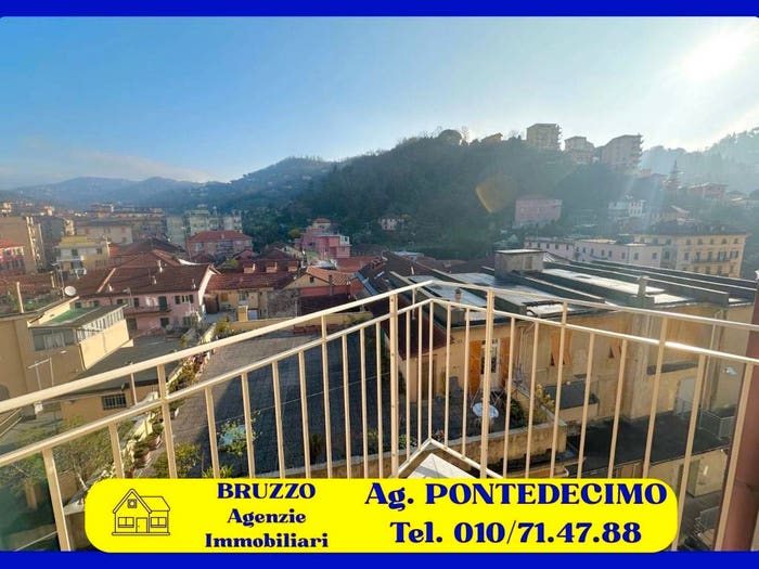 Appartamento trilocale in vendita in Via Paolo Anfossi, Pontedecimo, Genova