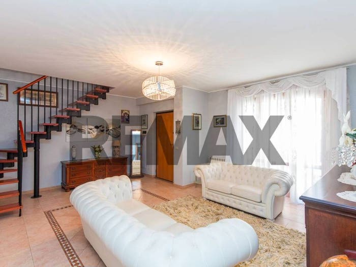 Appartamento trilocale in vendita in Via San Girolamo, San Giovanni Tupparello, Acireale