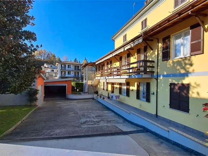 Casa con 6 locali in vendita in Centro, Casteggio