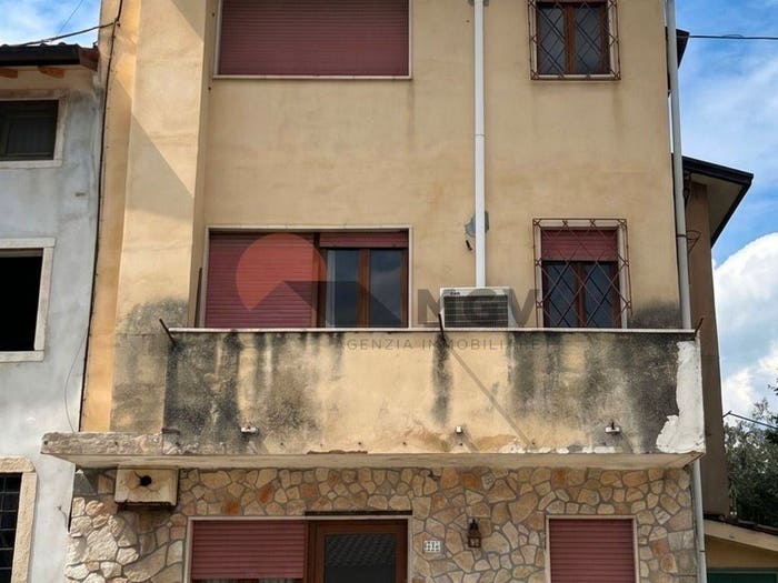 Casa con 5 locali in vendita in Via Prianti, Arzignano